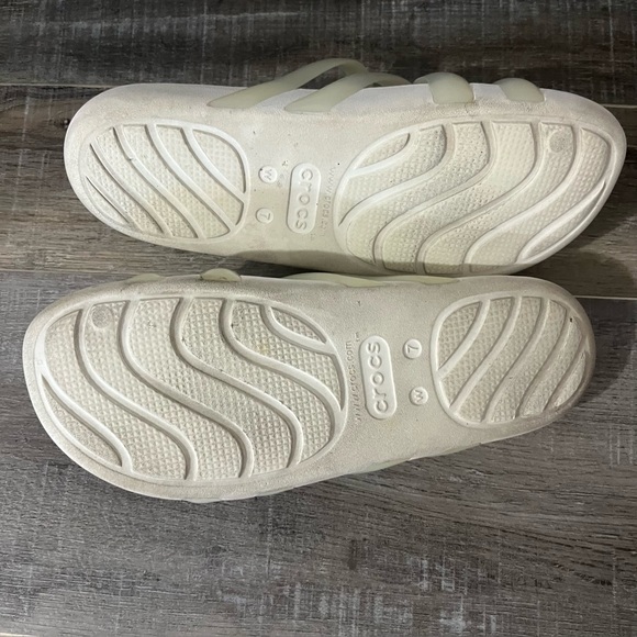 CROCS Women's Sandals in Cream and White Size women’s 7 - Picture 6 of 6